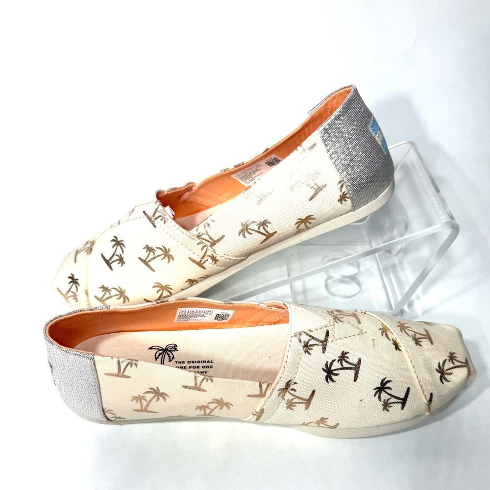 TOMS Women’s Palm Tree Canvas Alpargata Flats in Cream